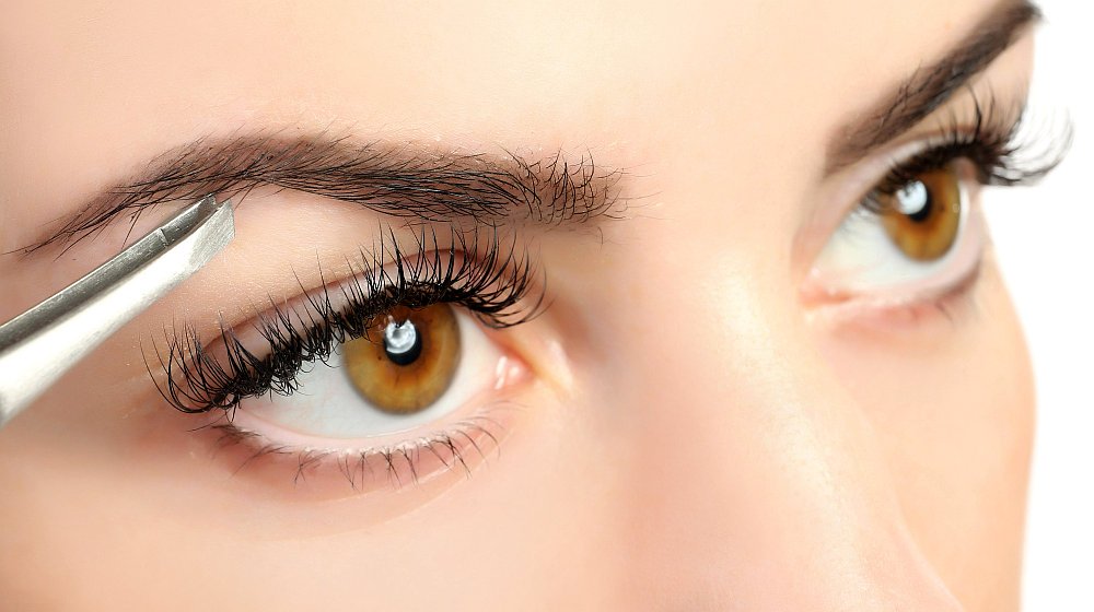 Trim Eyebrows